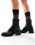 Simmi London Wide Fit Greyson Ankle boot in Black