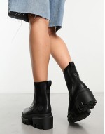 everleigh chelsea boots in black full grain leather