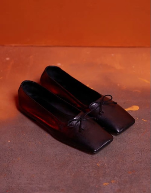 Lotus premium leather ballets in black