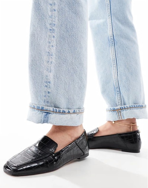 Modern slim loafer in black