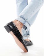 Modern slim loafer in black