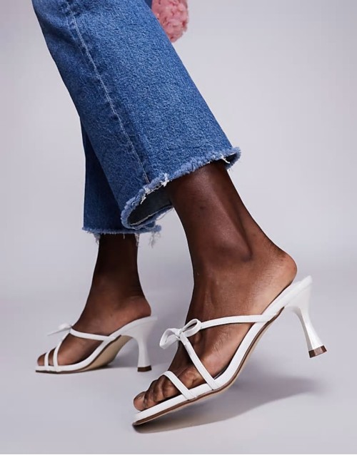 Asuka bow kitten heeled sandals in white